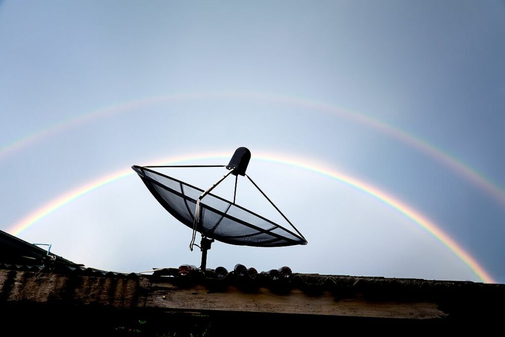 antenne parabolique sur toit